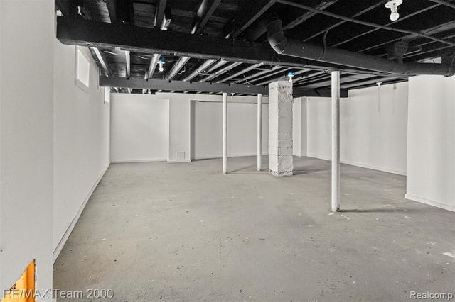 21304 Glen Lodge Road, Royal Oak, MI 48220