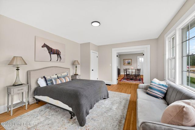 10117 Whipps Mill Rd, Louisville, KY 40223