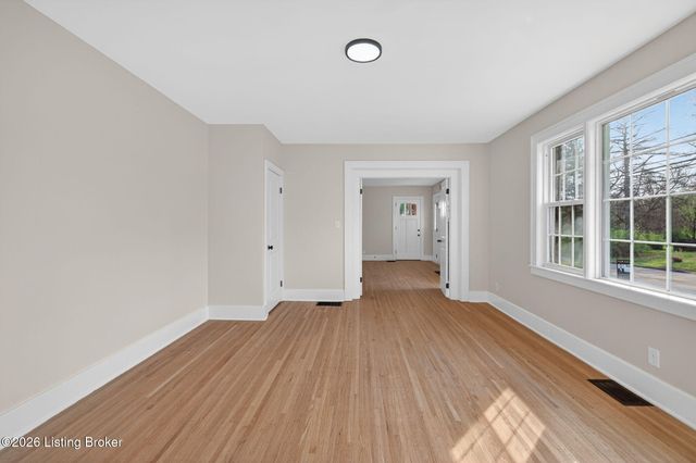 10117 Whipps Mill Rd, Louisville, KY 40223