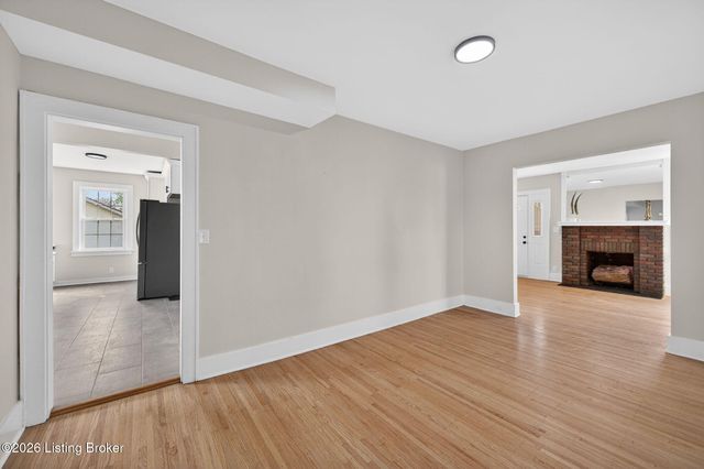 10117 Whipps Mill Rd, Louisville, KY 40223