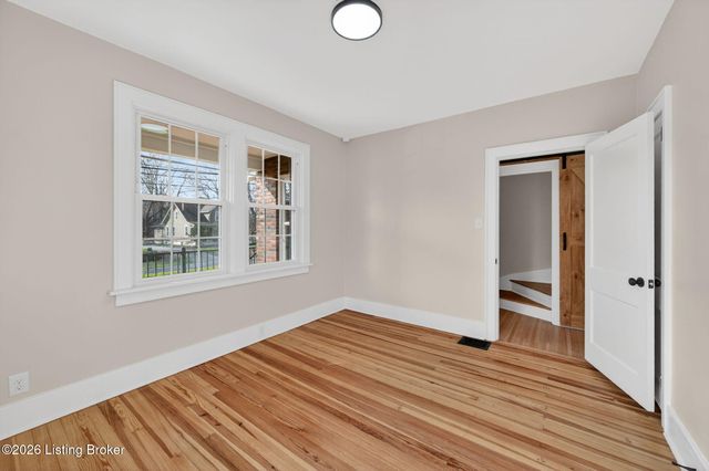 10117 Whipps Mill Rd, Louisville, KY 40223