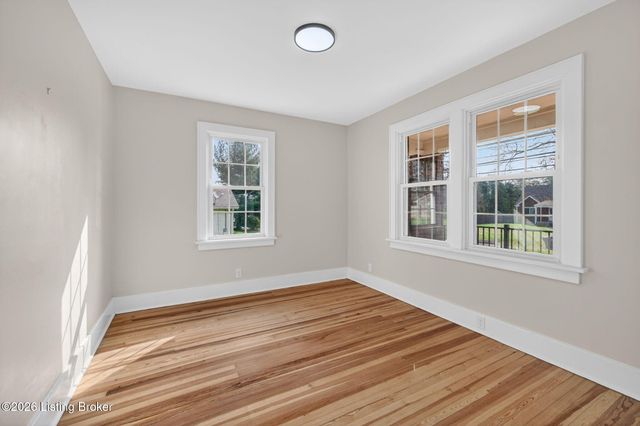 10117 Whipps Mill Rd, Louisville, KY 40223