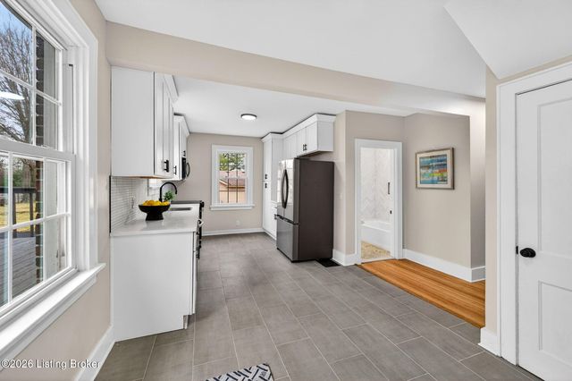 10117 Whipps Mill Rd, Louisville, KY 40223