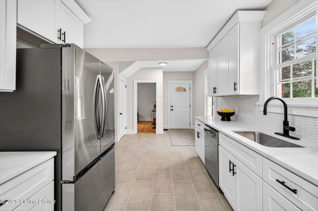 10117 Whipps Mill Rd, Louisville, KY 40223