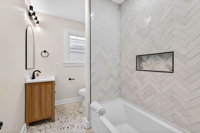 10117 Whipps Mill Rd, Louisville, KY 40223