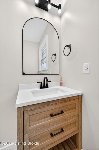 10117 Whipps Mill Rd, Louisville, KY 40223