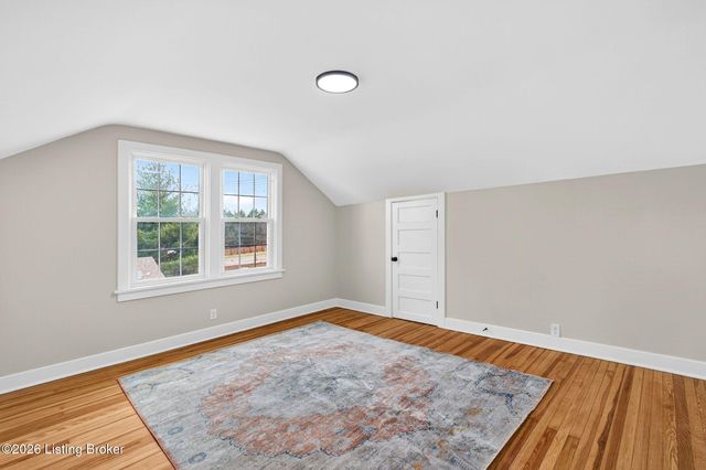 10117 Whipps Mill Rd, Louisville, KY 40223