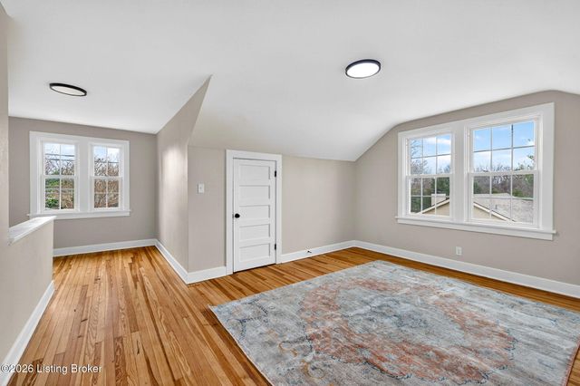 10117 Whipps Mill Rd, Louisville, KY 40223