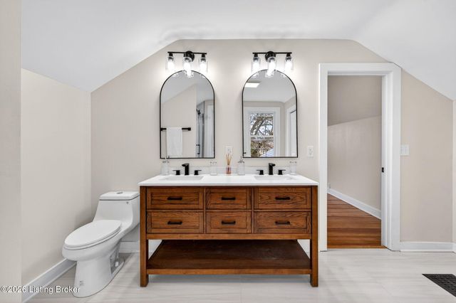 10117 Whipps Mill Rd, Louisville, KY 40223