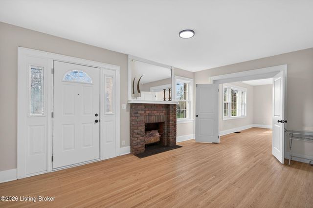 10117 Whipps Mill Rd, Louisville, KY 40223