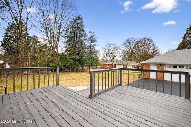 10117 Whipps Mill Rd, Louisville, KY 40223