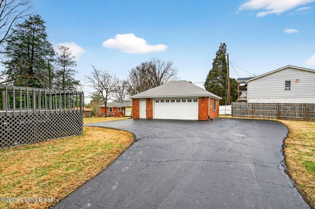 10117 Whipps Mill Rd, Louisville, KY 40223