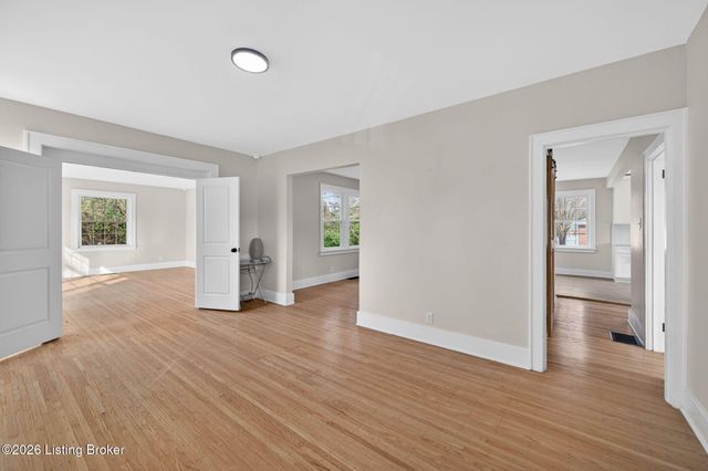 10117 Whipps Mill Rd, Louisville, KY 40223