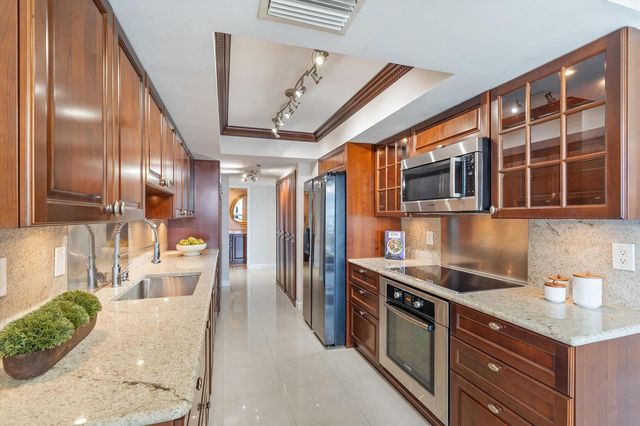 2003 N Ocean Boulevard 902, Boca Raton, FL 33431