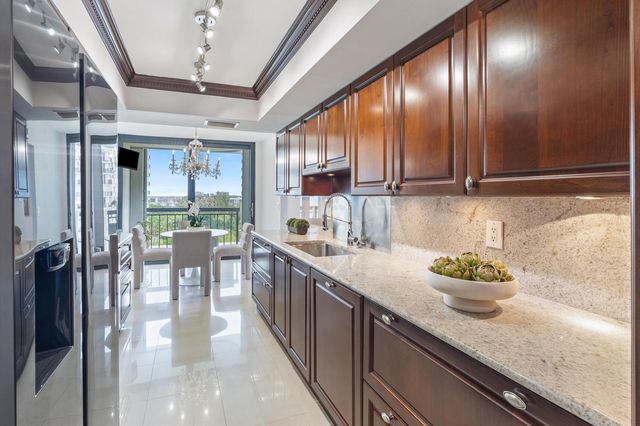 2003 N Ocean Boulevard 902, Boca Raton, FL 33431