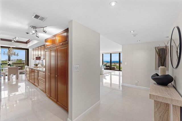 2003 N Ocean Boulevard 902, Boca Raton, FL 33431