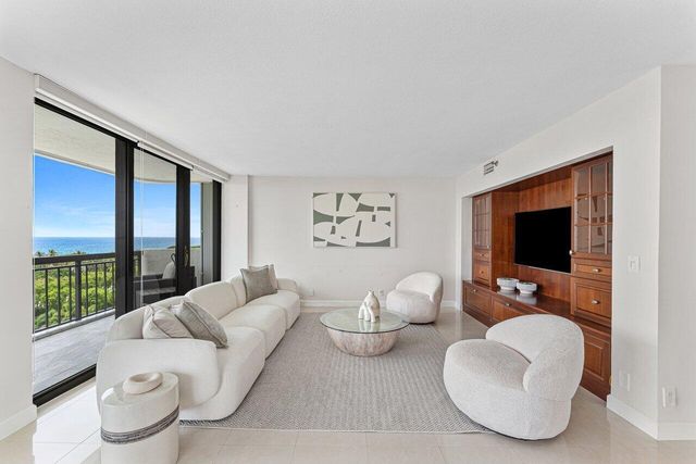 2003 N Ocean Boulevard 902, Boca Raton, FL 33431