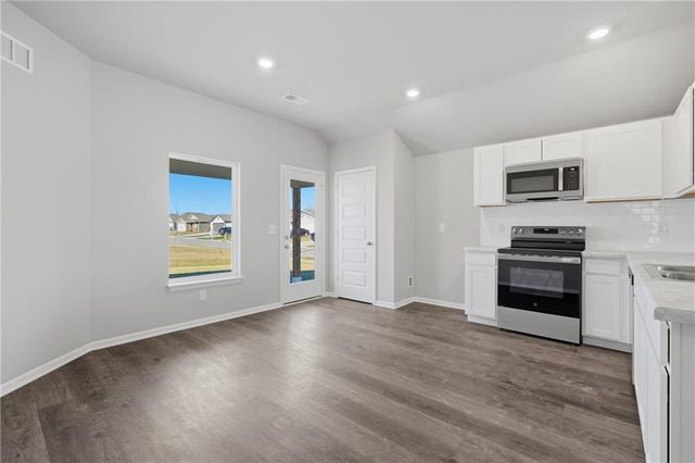 20313 W 195th Street, Spring Hill, KS 66083