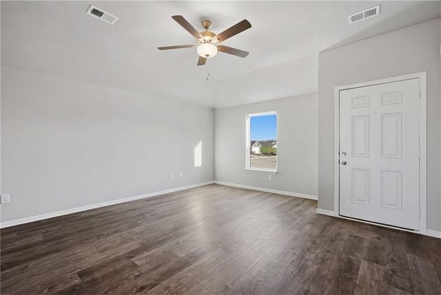 20313 W 195th Street, Spring Hill, KS 66083