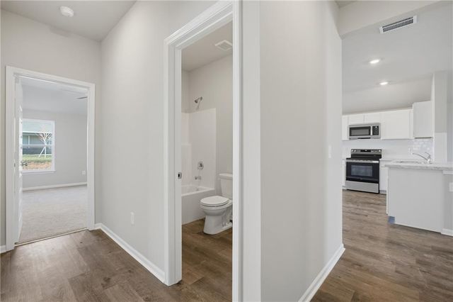 20313 W 195th Street, Spring Hill, KS 66083