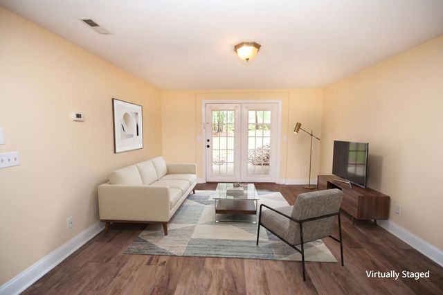 224 E Woodglen Road, Spartanburg, SC 29301