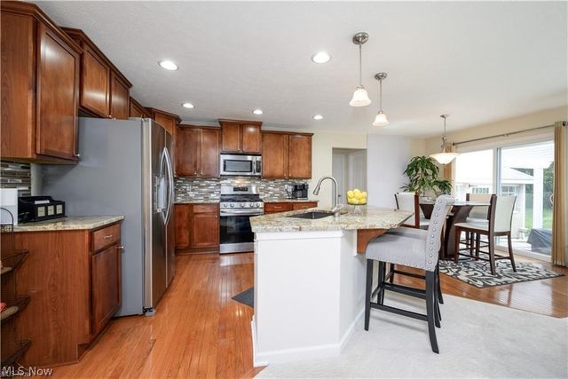 1242 Bexley Circle, Akron, OH 44312