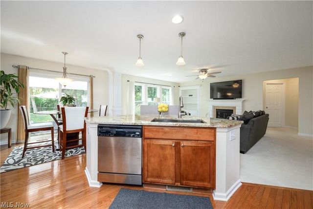 1242 Bexley Circle, Akron, OH 44312