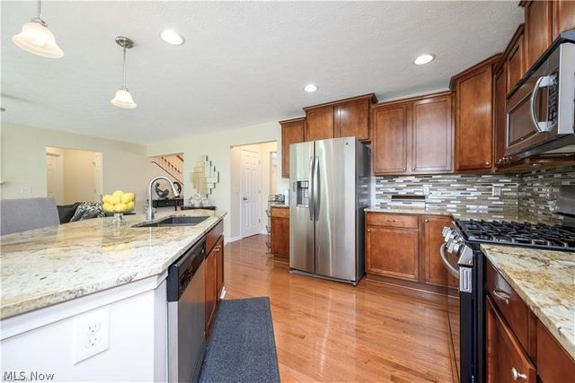 1242 Bexley Circle, Akron, OH 44312