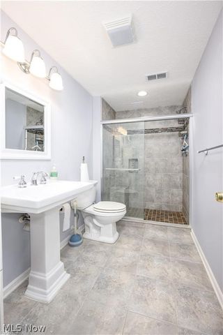 1242 Bexley Circle, Akron, OH 44312