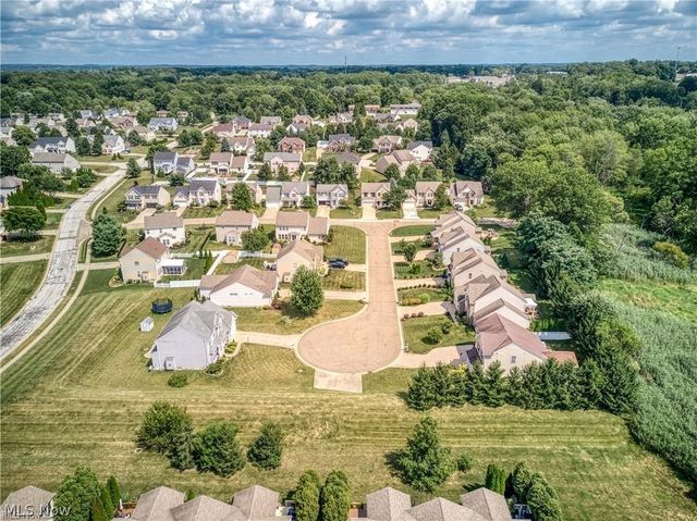 1242 Bexley Circle, Akron, OH 44312