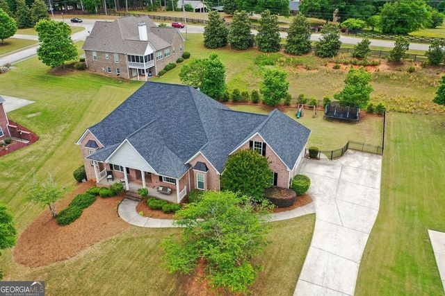 807 Kennedy Court, Loganville, GA 30052