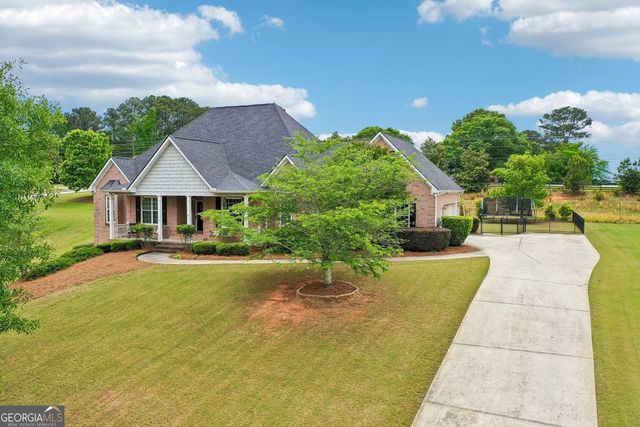 807 Kennedy Court, Loganville, GA 30052