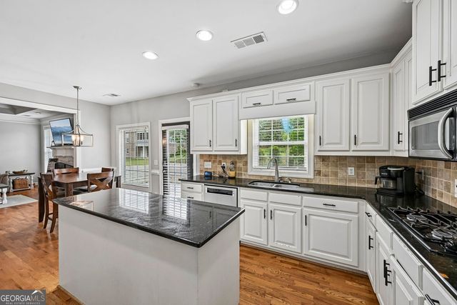 807 Kennedy Court, Loganville, GA 30052