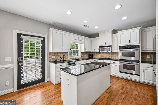 807 Kennedy Court, Loganville, GA 30052