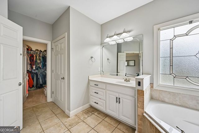 807 Kennedy Court, Loganville, GA 30052