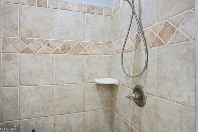 807 Kennedy Court, Loganville, GA 30052