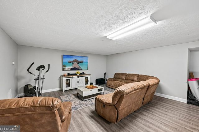 807 Kennedy Court, Loganville, GA 30052