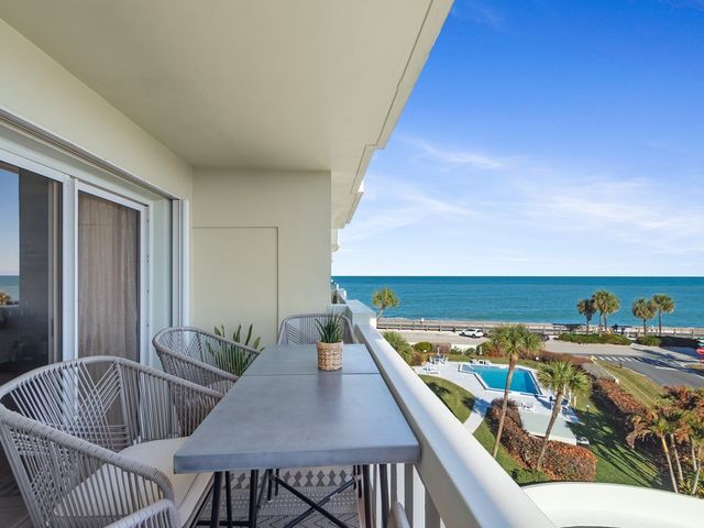 4049 Ocean Drive 402, Vero Beach, FL 32963