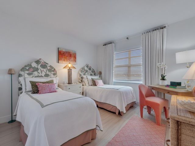 4049 Ocean Drive 402, Vero Beach, FL 32963