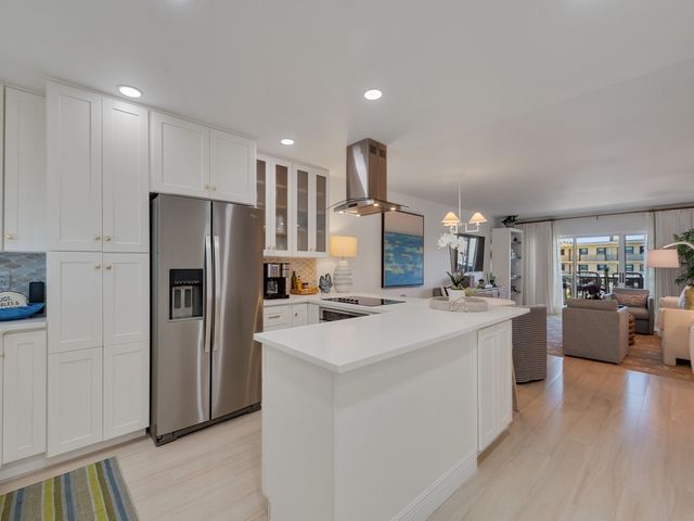 4049 Ocean Drive 402, Vero Beach, FL 32963