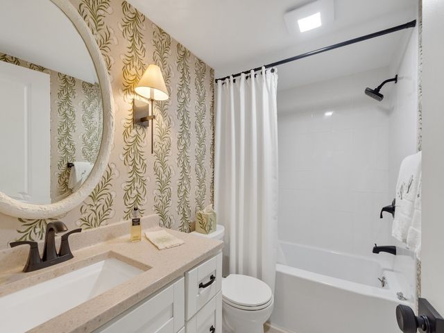 4049 Ocean Drive 402, Vero Beach, FL 32963