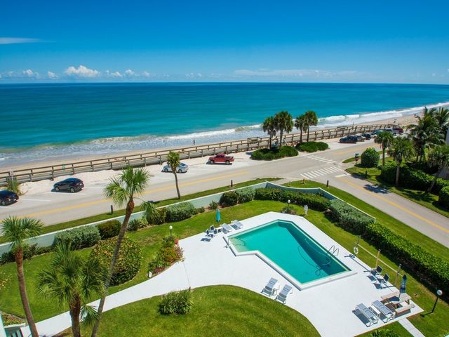 4049 Ocean Drive 402, Vero Beach, FL 32963