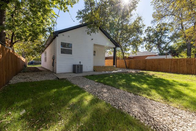 2823 Alaska Avenue, Dallas, TX 75216