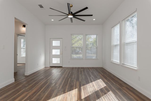 2823 Alaska Avenue, Dallas, TX 75216