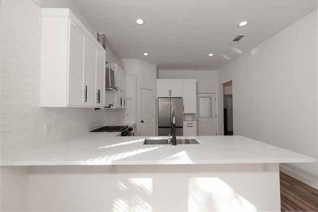 2823 Alaska Avenue, Dallas, TX 75216