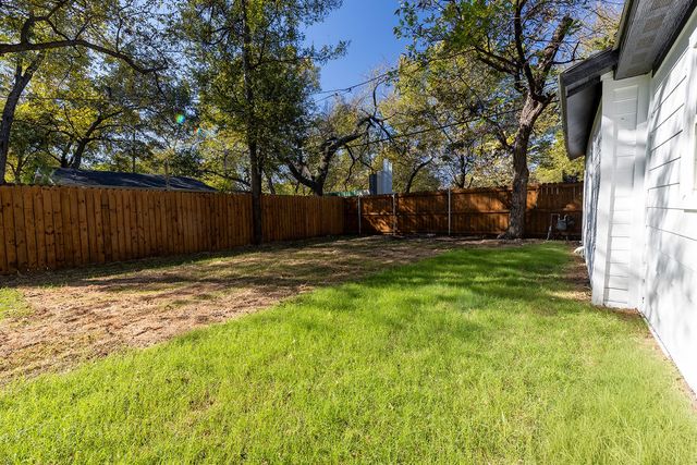2823 Alaska Avenue, Dallas, TX 75216