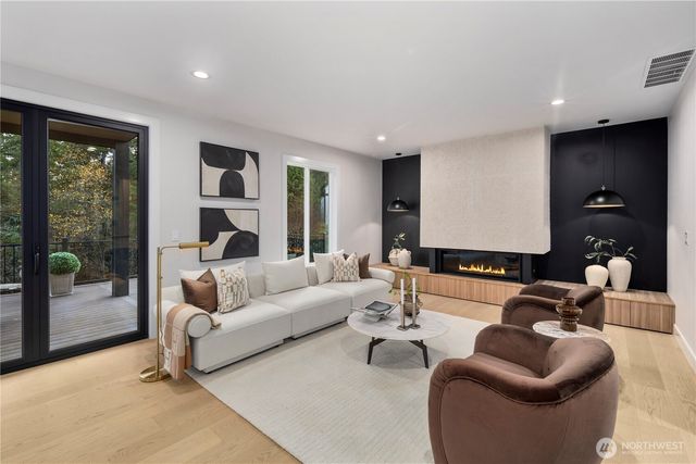 22439 SE 313th Place, Black Diamond, WA 98010