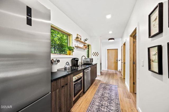 3110 Sourwood Way, Sevierville, TN 37862