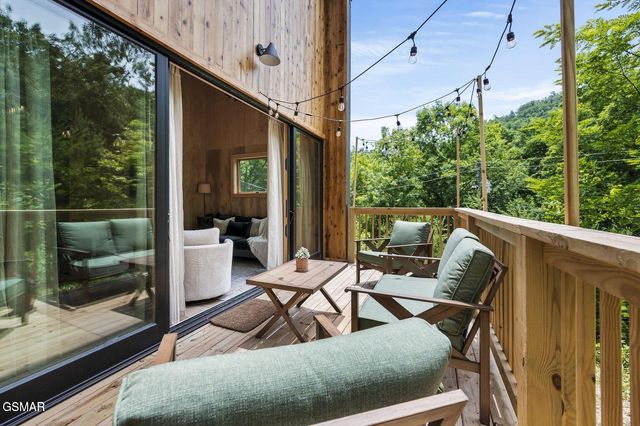 3110 Sourwood Way, Sevierville, TN 37862