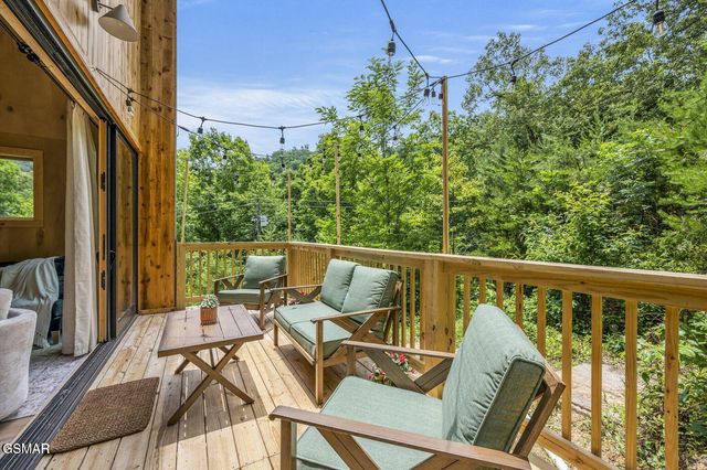 3110 Sourwood Way, Sevierville, TN 37862